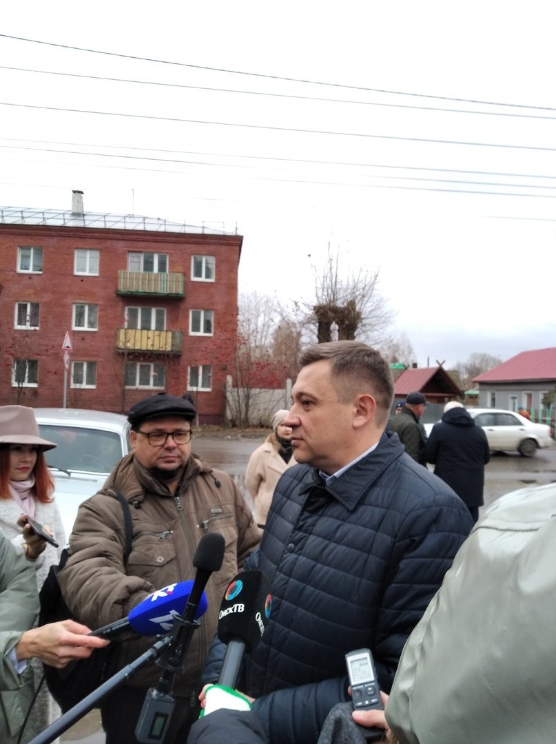 Специалисты «Омскэлектро» проложили новую линию наружного освещения на Московке