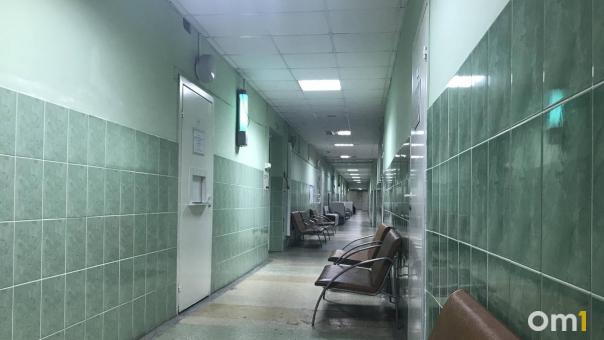 Врачи удалили омичу огромную опухоль на шее и спасли ему жизнь