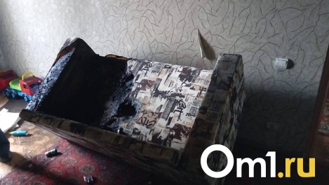 Мама мальчиков, которые задохнулись в запертой комнате в Омске, рассказала, почему оставила малышей одних