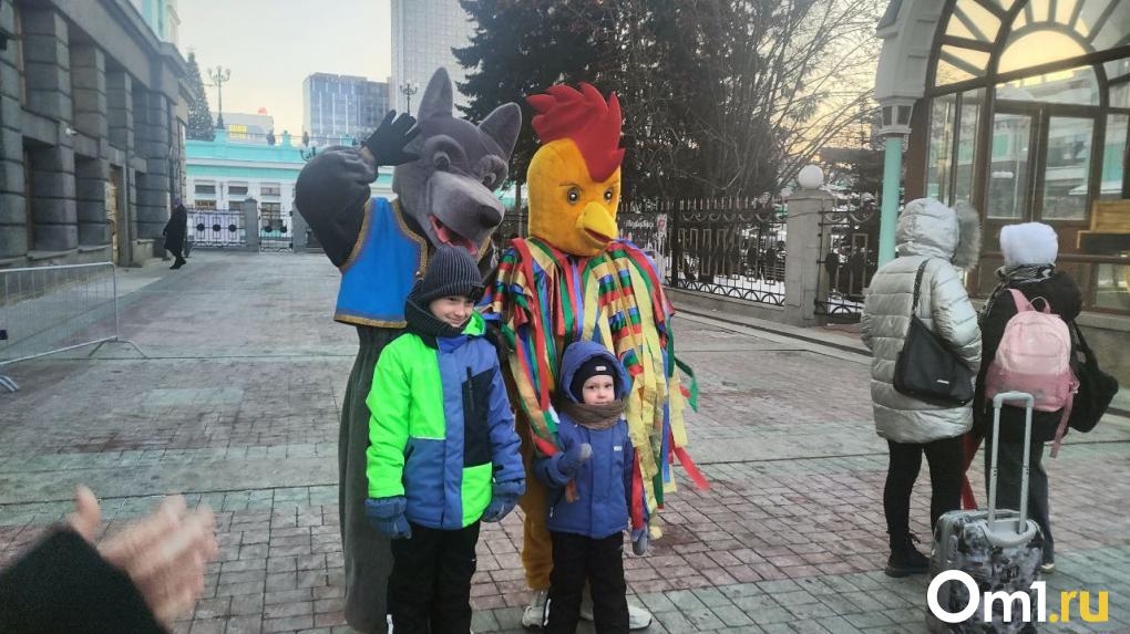 Приезд поезда Деда Мороза в Новосибирск в 2024 году: как это было