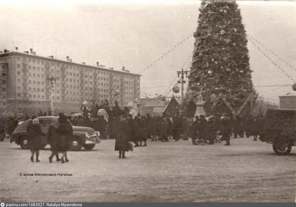 Гуляния, горки, ёлки: как выглядел новогодний Новосибирск в СССР — фотоархив горожан