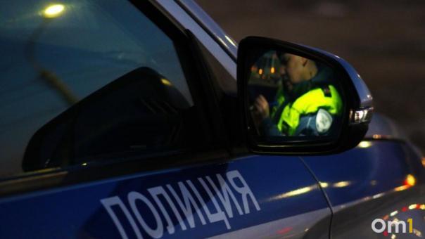 В Омске иномарка въехала в торговый центр