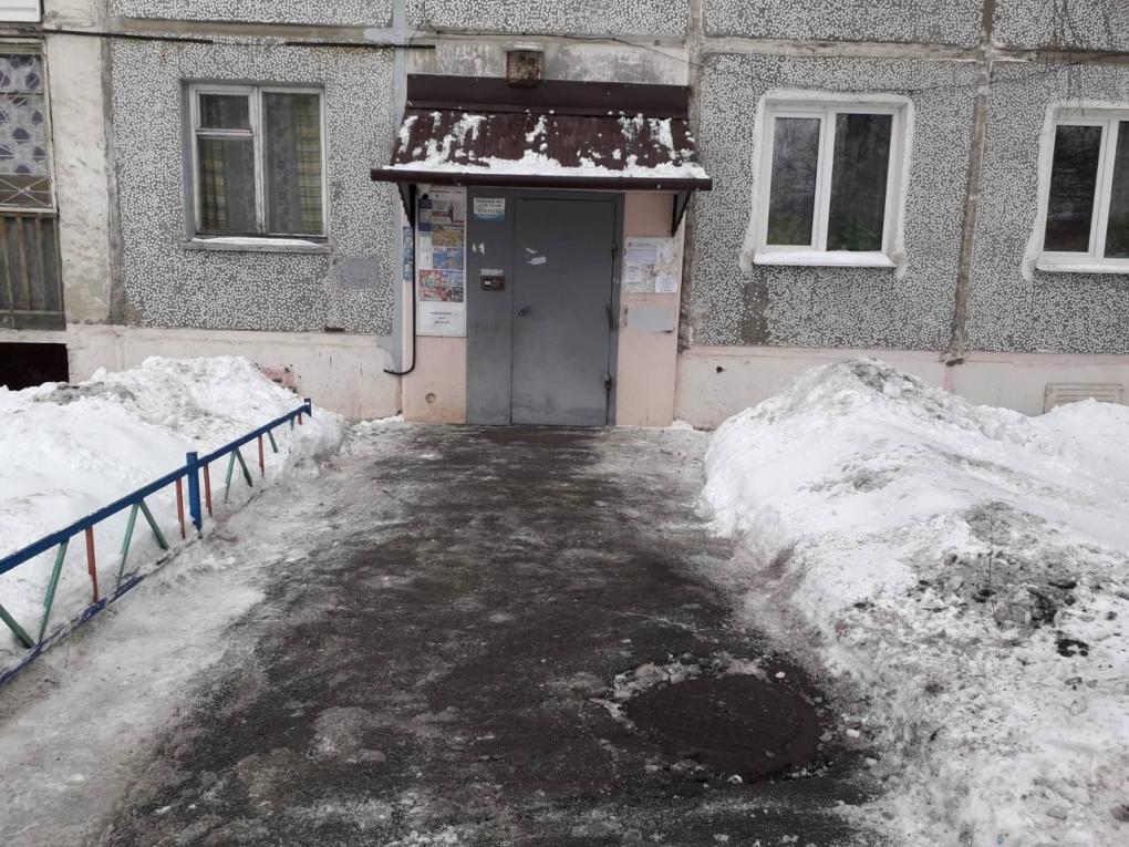 Омские УК и предприниматели могут заплатить до 20 тысяч рублей за неубранный снег