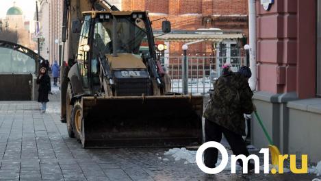 Омск мобилизует всю технику для уборки города от снега