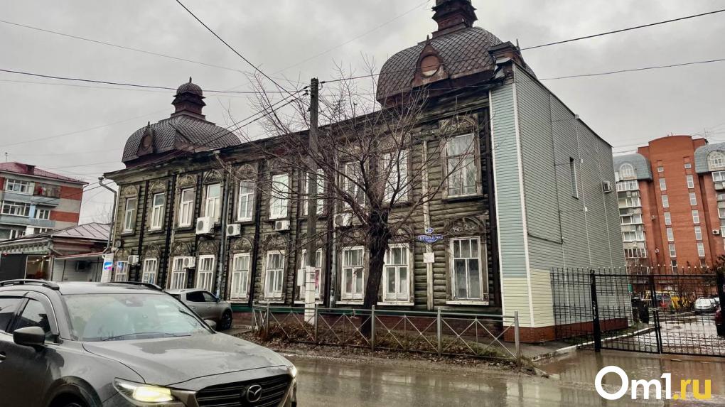 В Омск пришла зима. Последствия мощного ночного снегопада