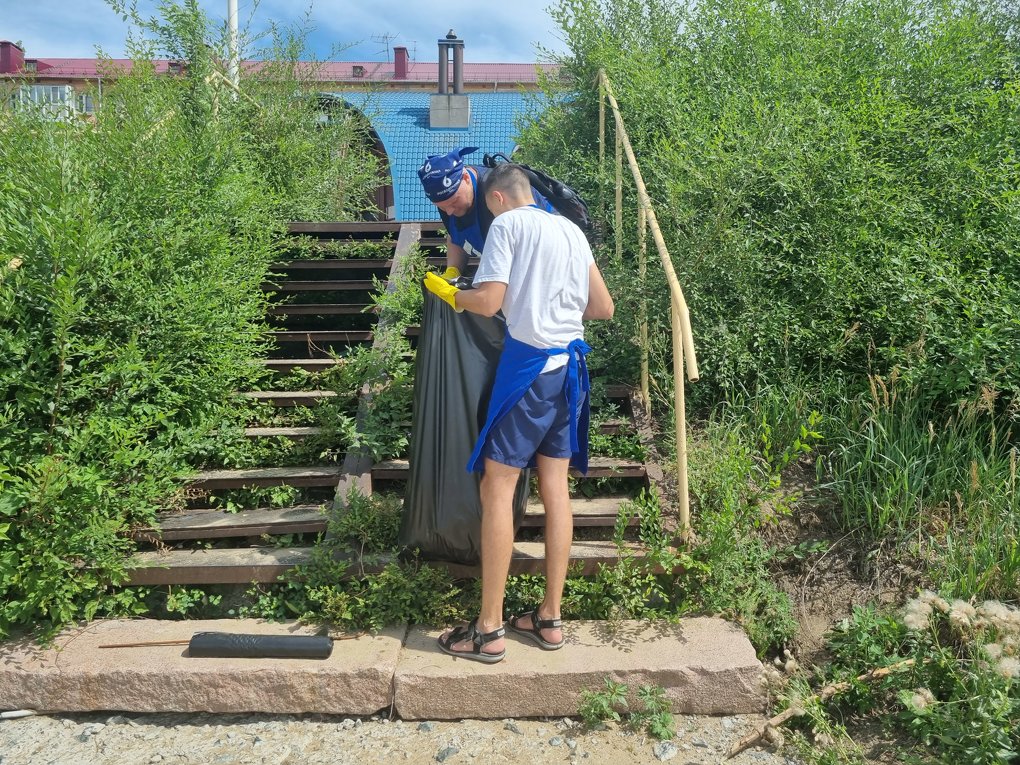 «Росводоканал Омск» принял участие в очистке набережной Иртыша