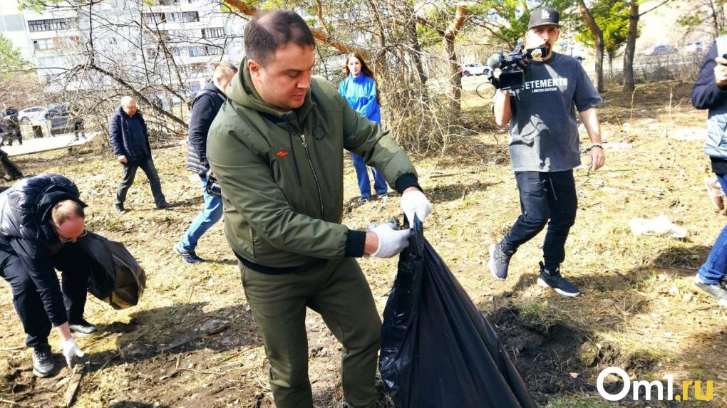 Омичи вышли на городской субботник: как это было?