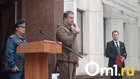 Врио губернатора Виталий Хоценко посетил подшефный Стаханов и омских бойцов в ЛНР