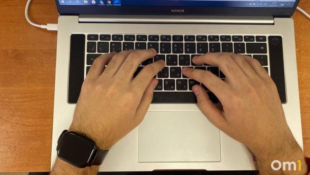 Омичам рассказали, будут ли отключать интернет в День Победы