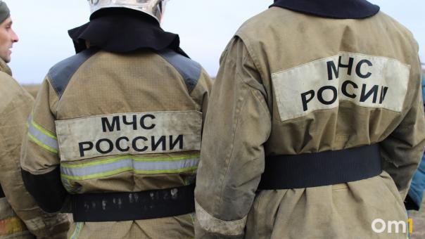 В Омской области горел трёхквартирный дом
