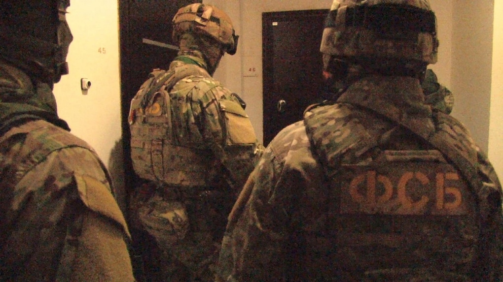 В Омске осудили подпольного оружейника, квартиру которого штурмовала ФСБ (Фото)