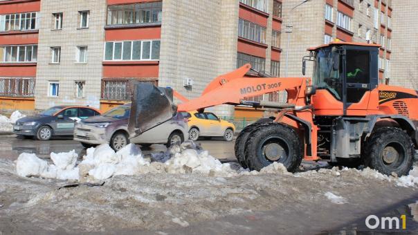 В Новосибирске на уборку снега 14 декабря задействовали 97,5% техники