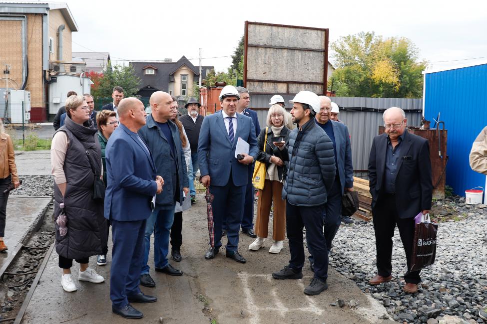 Депутаты Заксобрания Новосибирской области проконтролировали строительство поликлиник по концессии