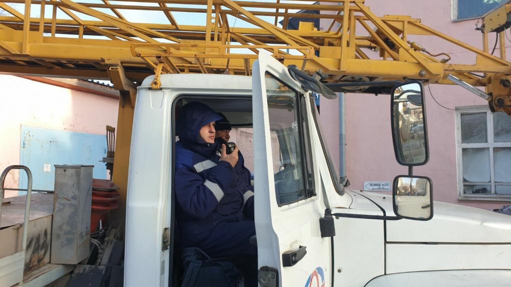 Успеть за два часа: как в мороз работает аварийная служба «Омскэлектро»