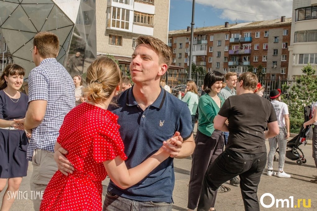 «Дом там, где сердце»: зачем омичи уезжают в другие города и почему возвращаются?