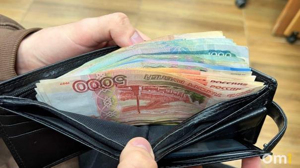 До 82 тысяч рублей: омичам рассказали, на каких заводах можно получать большую зарплату