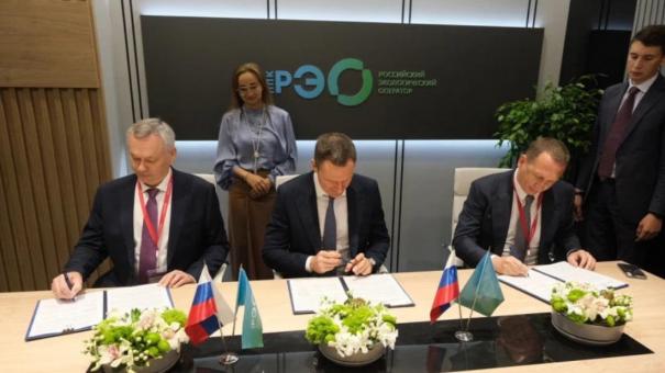 Делегация Новосибирской области начала работу на XXVII Петербургском экономическом форуме с подписания соглашения