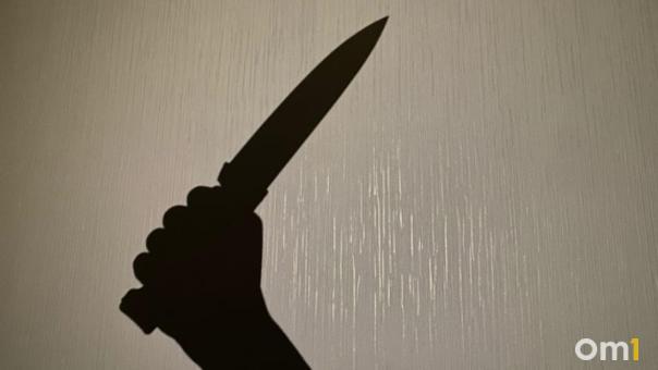 В Кемерове мужчина с вентилятором ограбил киоск и ранил продавщицу