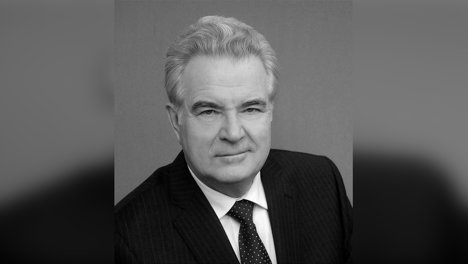 Человек-эпоха. Как отреагировали на смерть Варнавского омские политики