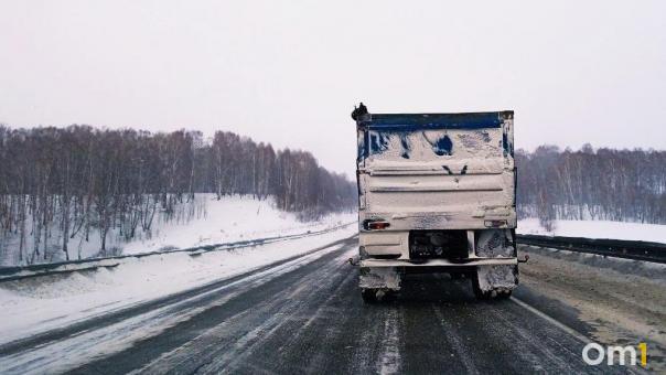 В Минтрансе сообщили о закрытии окружной дороги Омск – Фёдоровка из-за непогоды