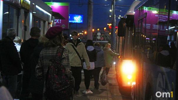 В мэрии посчитали выгоду при повышении платы за проезд в общественном транспорте Омска