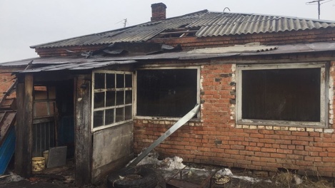 «Очевидцы выносили людей»: в МЧС рассказали детали пожара, где погибли двое детей в Новосибирской области