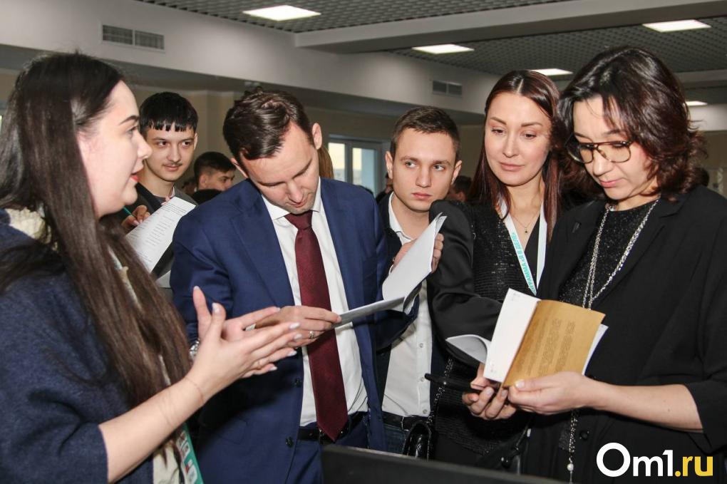 Новые идеи новых людей: в Омске прошла выставка проектов молодёжного предпринимательства «Я в деле»