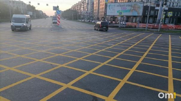 Новая «вафельная» разметка в Омске стёрлась за месяц